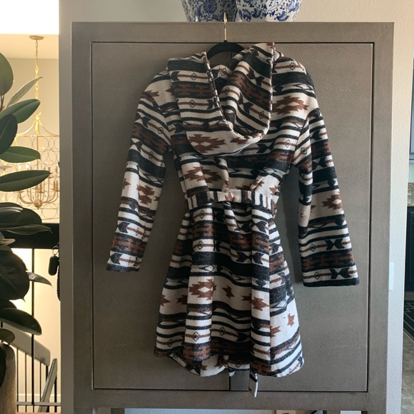 BB Dakota tie waist jacket, Small - Picture 3 of 7